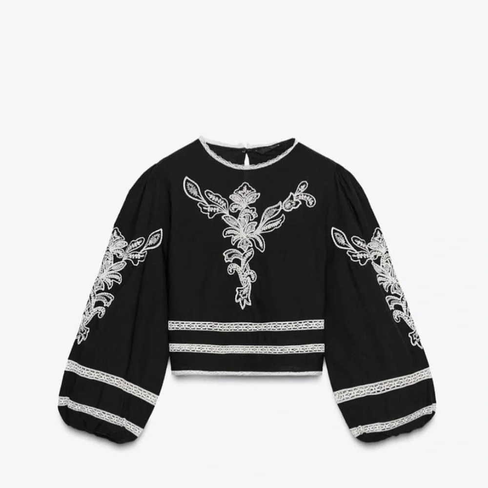 Zara NWT embroidered blouse black 5598/241